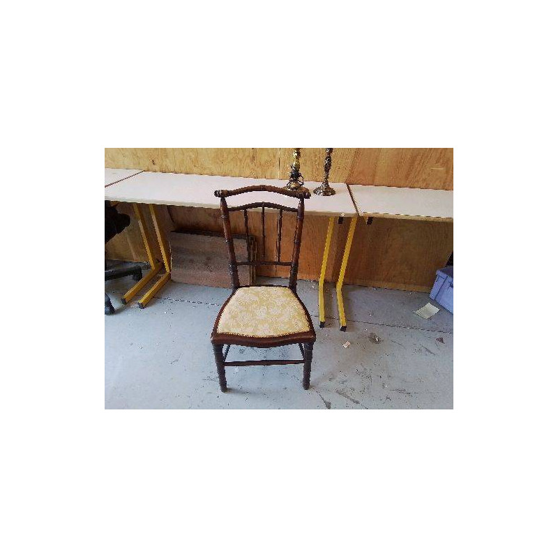 CHAISE TAPISSÉ 
