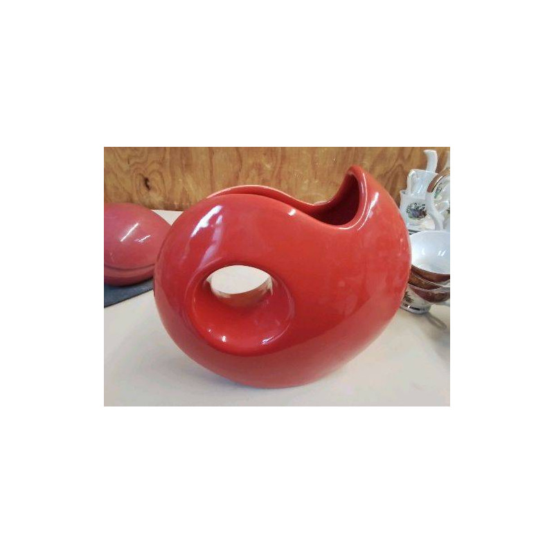 VASE ROUGE 