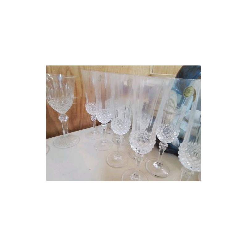 LOT DE 9 FLUTES A CHAMPAGNE 