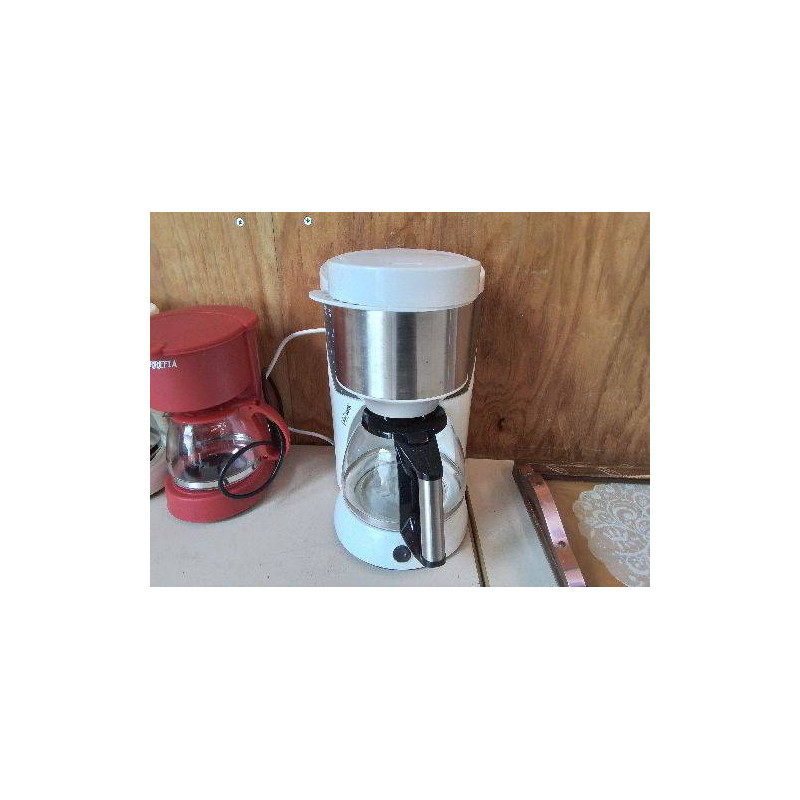 CAFETIÈRE 