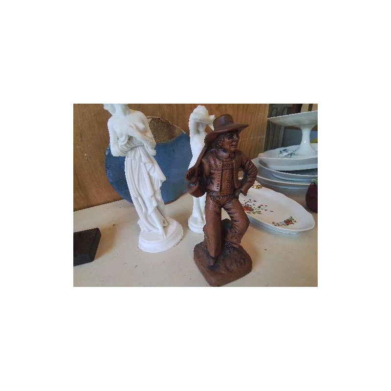 FIGURINE EN TERRE CUITE
