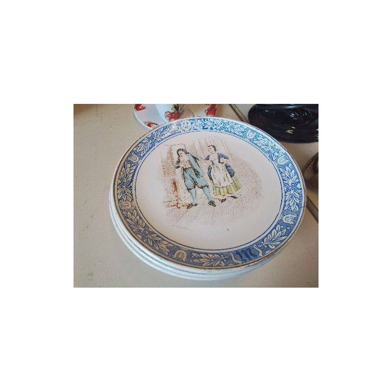 LOT DE 7 ASSIETTES TERRE DE FER 
