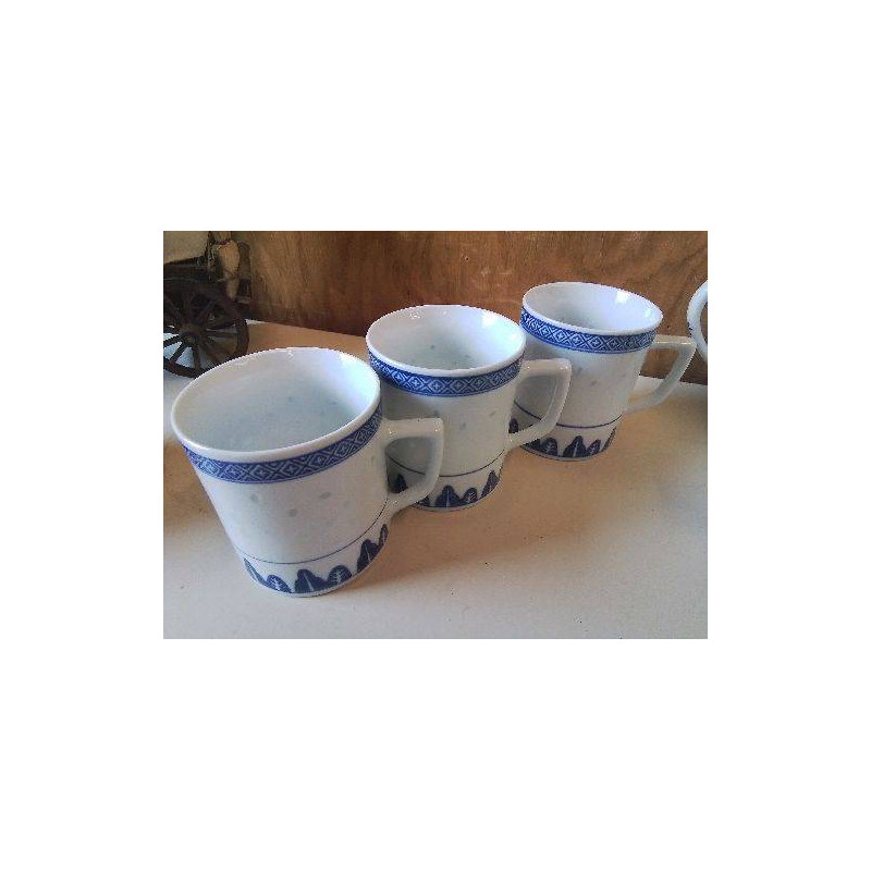 TASSE EN PORCELAINE 