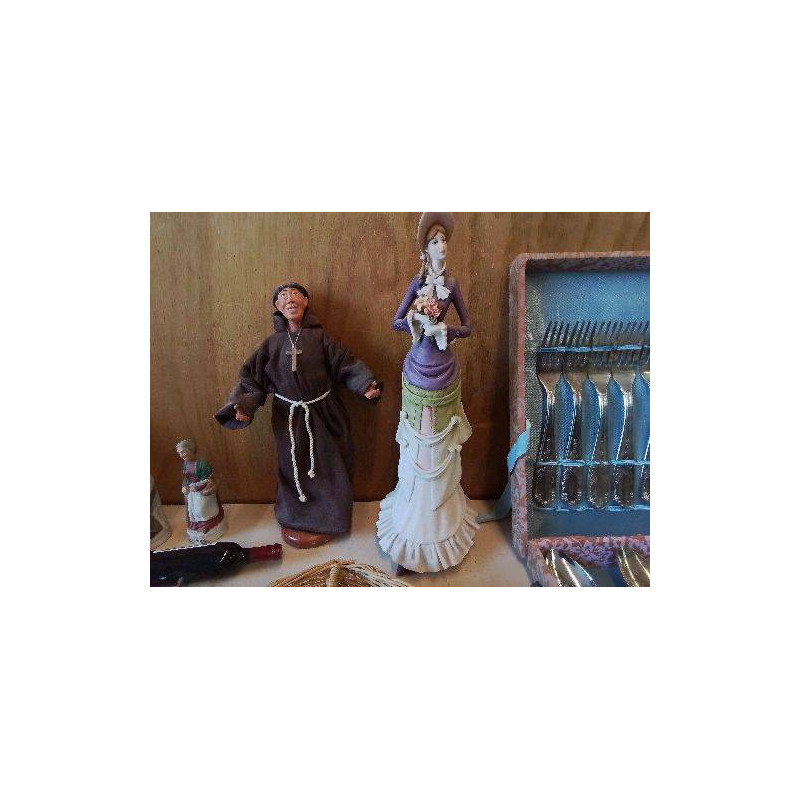 FIGURINE EN RESINE