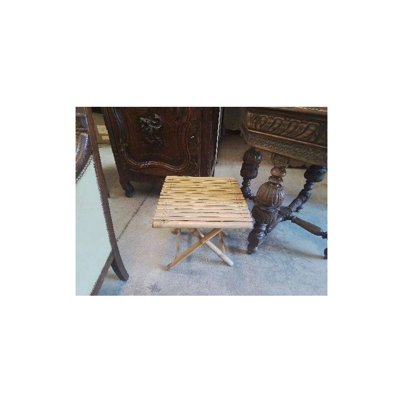 TABOURET EN BAMBOU 