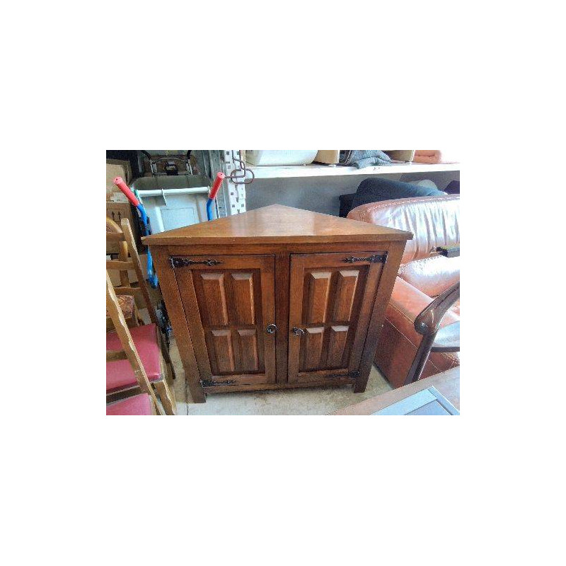 MEUBLE D’ANGLE STYLE ESPAGNOL 