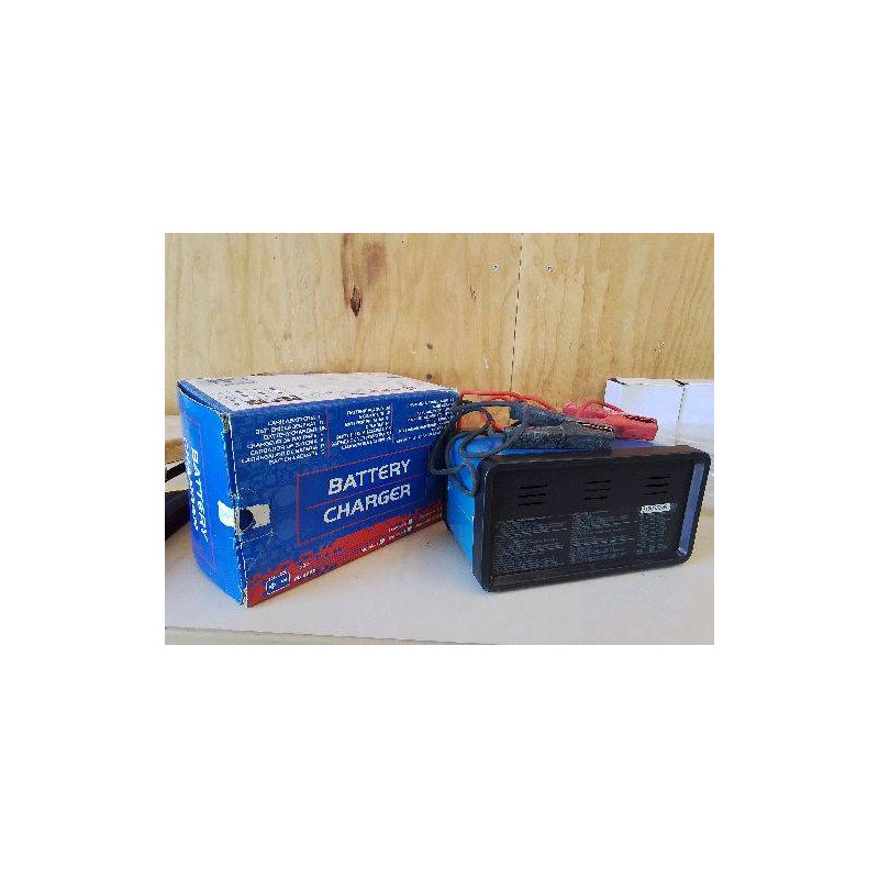 CHARGER DE BATTERIE 