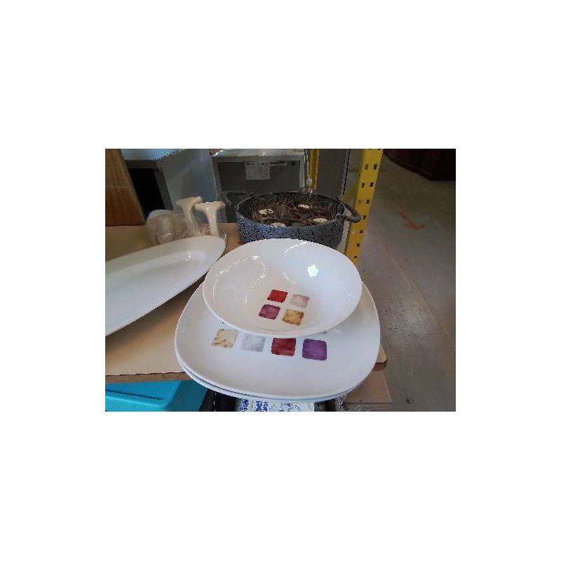 PLAT MOTIF CARRÉ COLORÉ 