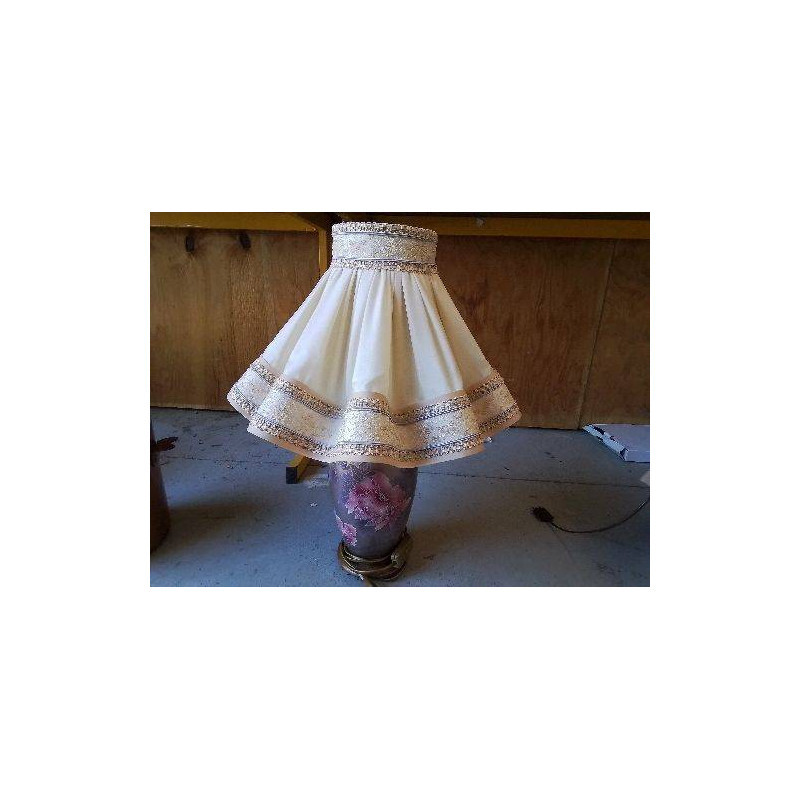 LAMPE DE SALON MOTIF FLORAL AVEC JOLIE ABAJOUR 