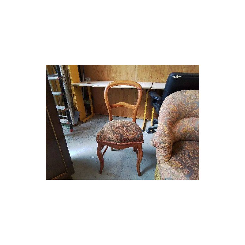 CHAISE TAPISSÉE 