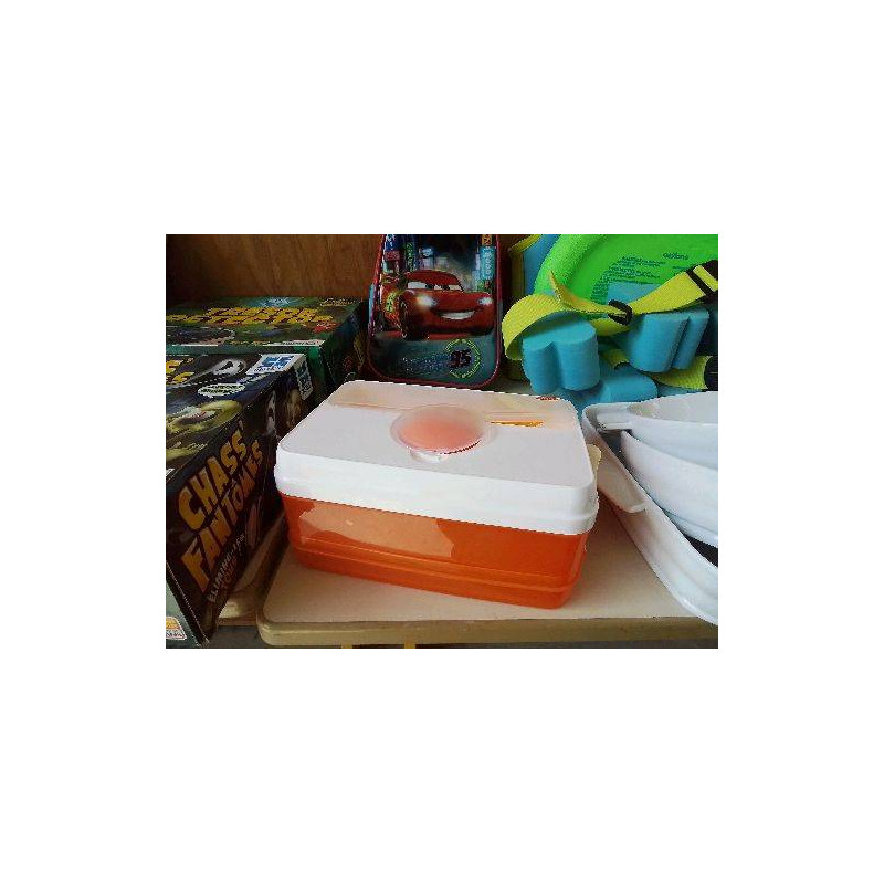 TUPPERWARE 