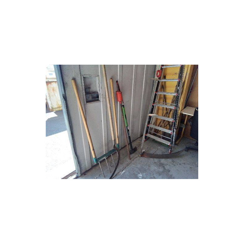 GROS OUTILS DE JARDINAGE 
