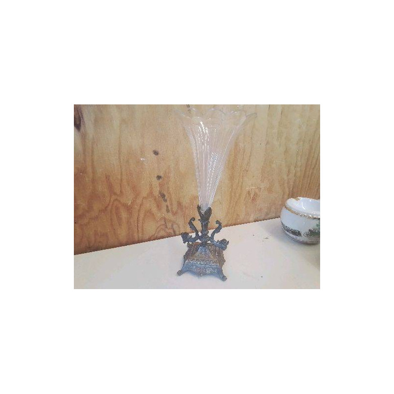 ANCIEN VASE CORNET EN CRISTAL 