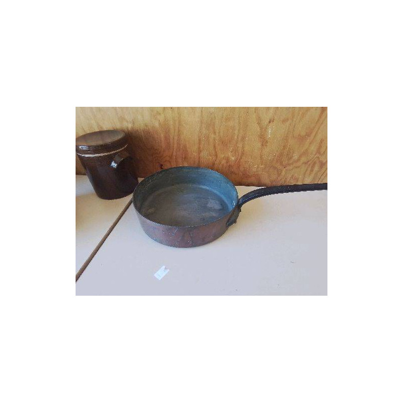 LARGE CASSEROLE EN CUIVRE ÉTAMÉ 