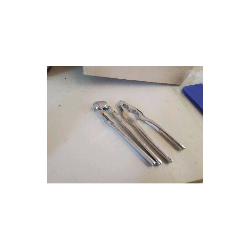 CASSE NOIX/NOISETTES