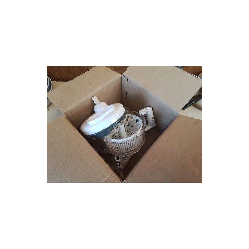 PETIT ROBOT TRANCHEUR BATEUR MANUEL