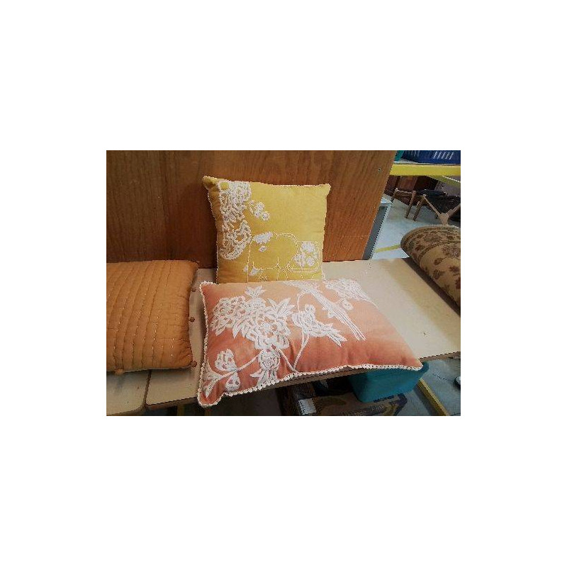 COUSSIN BRODÉ