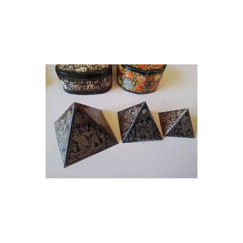 ENSEMBLE DE 3 PYRAMIDE ÉGYPTIENNE