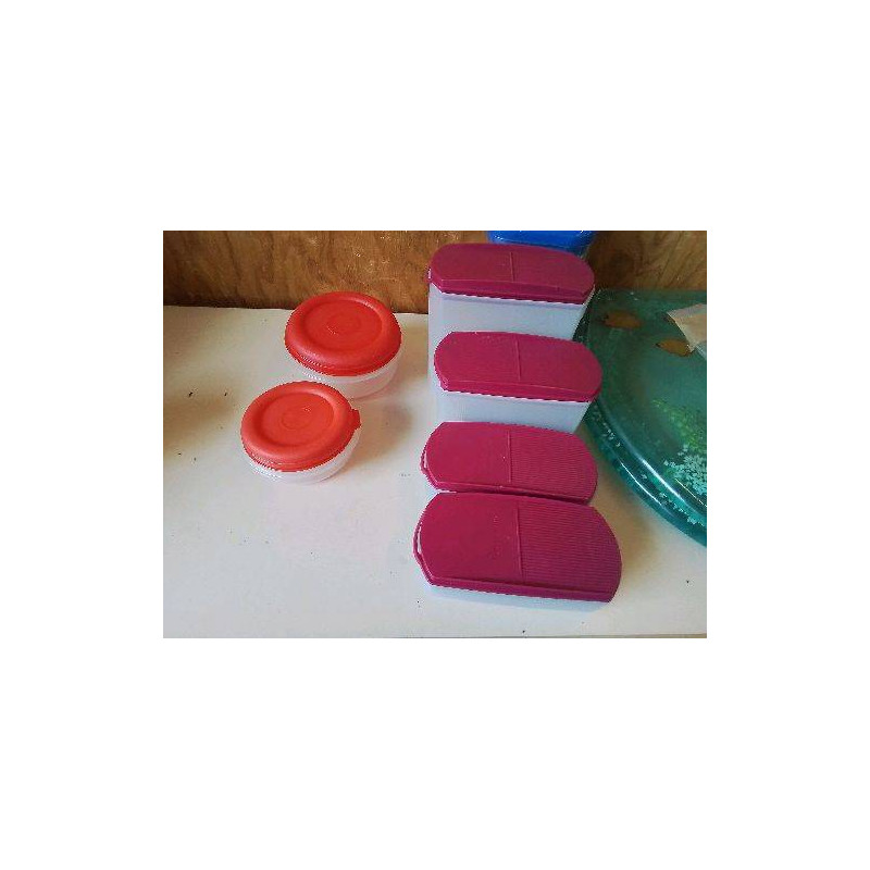 TUPPERWARE 