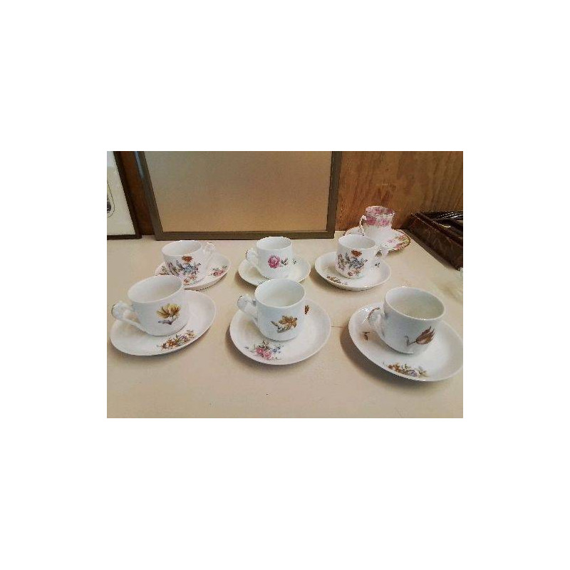 LOT DE 6 TASSES AVEC SOUCOUPES PORCELAINE DE LIMOGE 