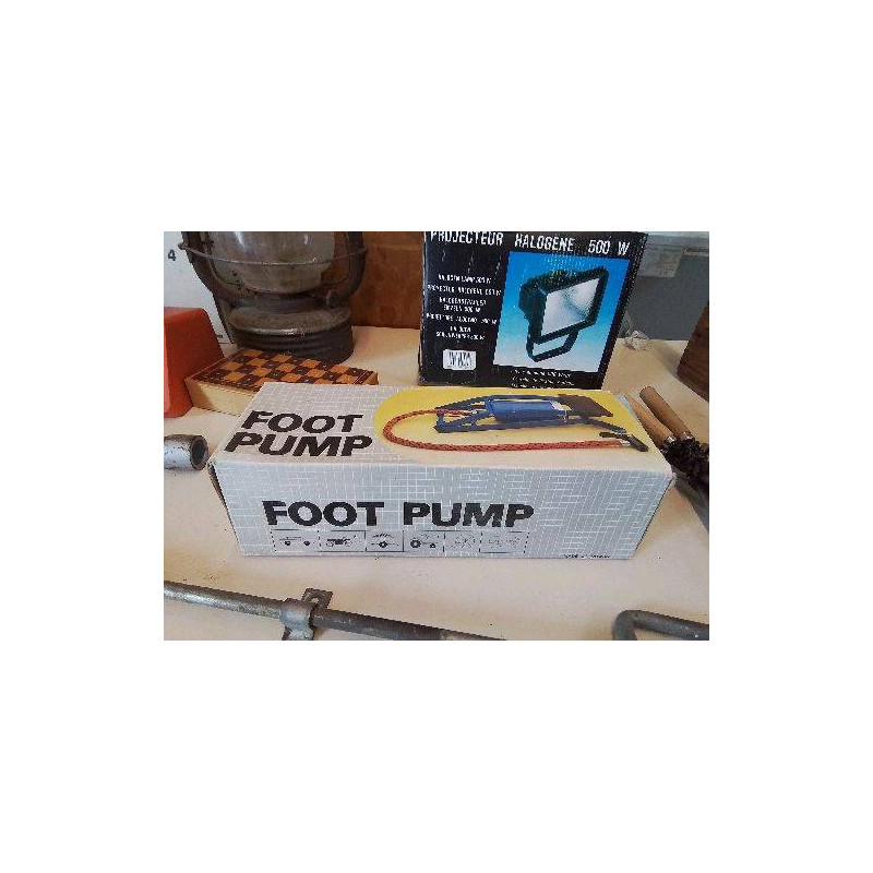 POMPE A PIED 