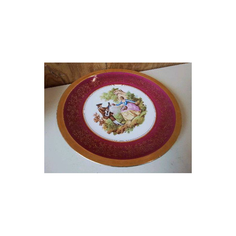 PLAT EN PORCELAINE