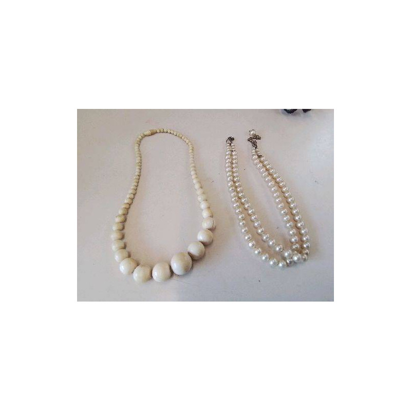 COLLIER 