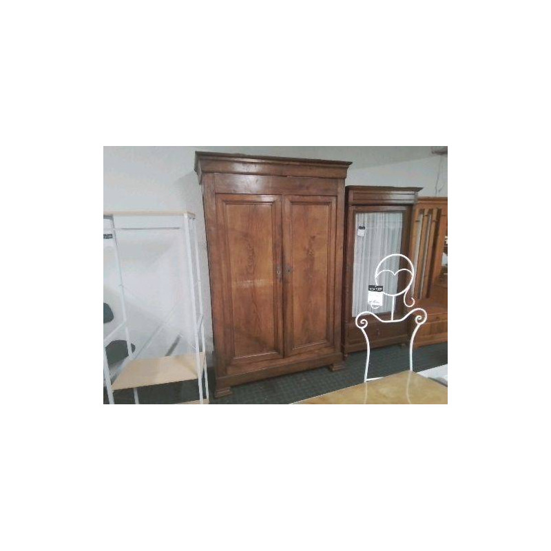 ARMOIRE EN NOYER STYLE LOUIS PHILIPPE 