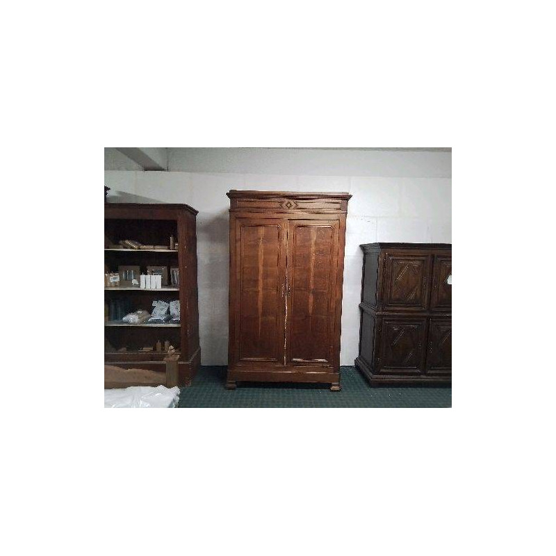 ARMOIRE EN NOYER