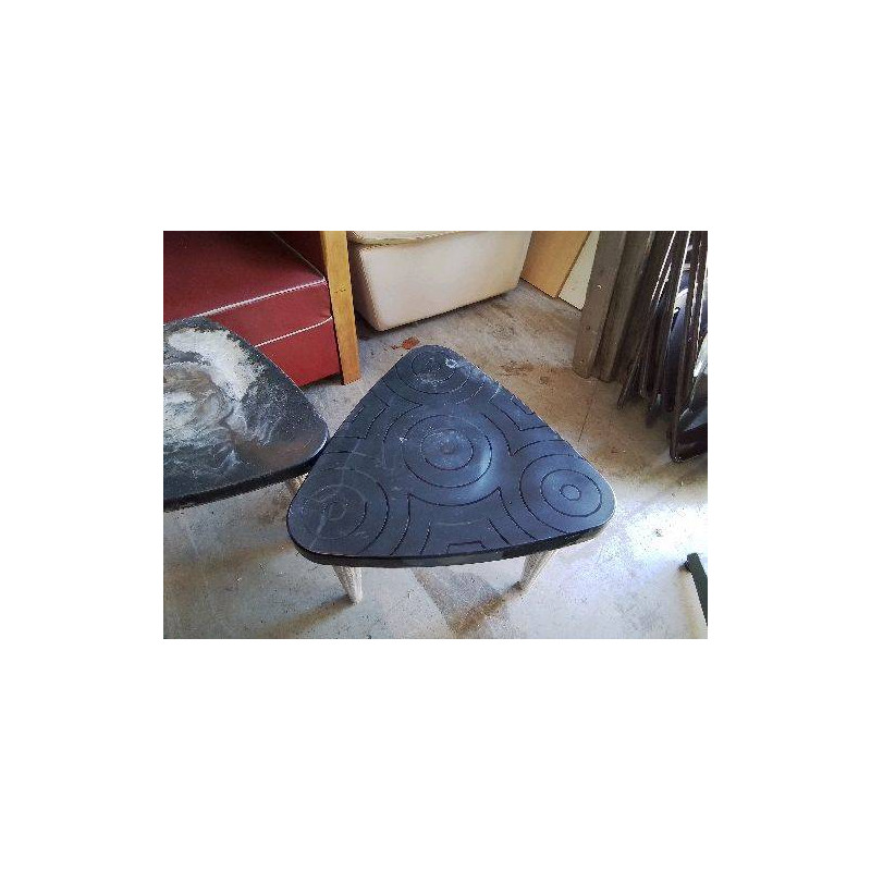 TABLE BASSE TRIANGULAIRE 