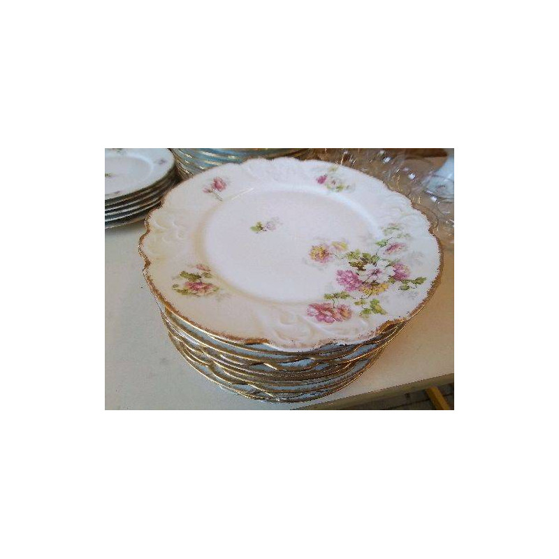 LOT DE 6 ASSIETTES PLATES EN PORCELAINE 