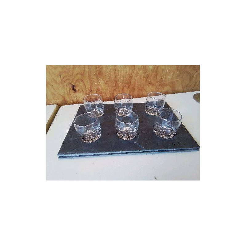 ENSEMBLE DE VERRINE SUR PLATEAU 