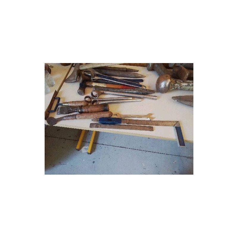 PETIT OUTILS DE BRICOLAGE 