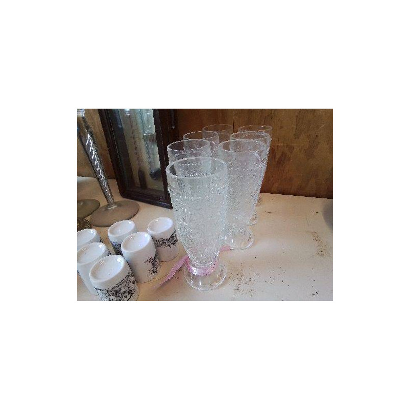 LOT DE 7 VERRES A JUS 