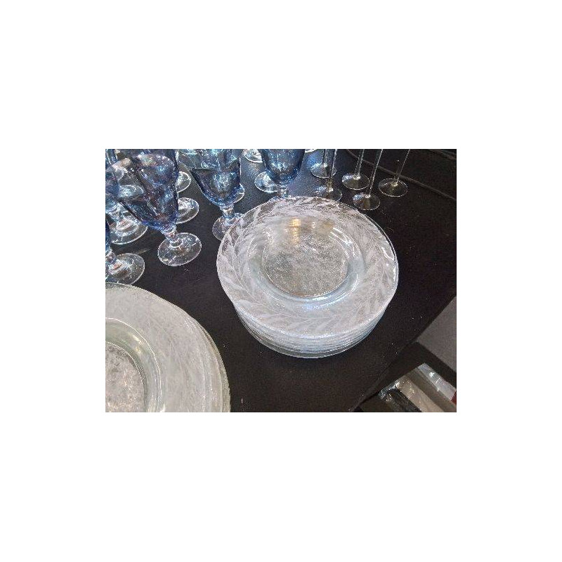 ASSIETE A DESSERT EN VERRE MOULÉ