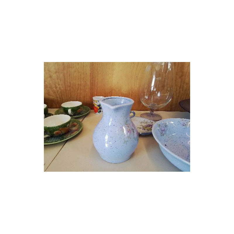 PICHET VIOLET AVEC MOTIF FLORAL 