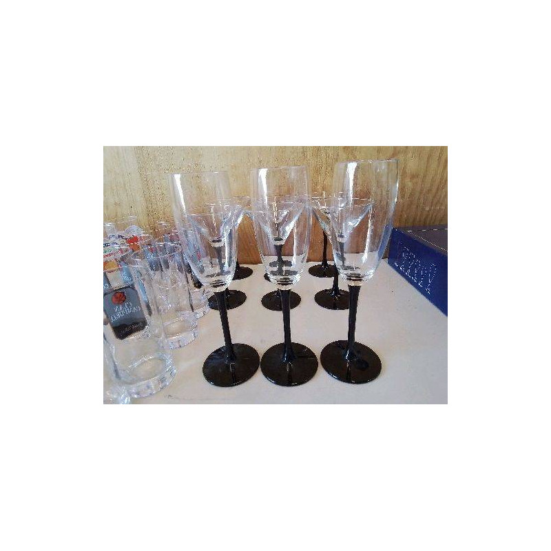 LOT DE 3 FLUTES A CHAMAPGNE 