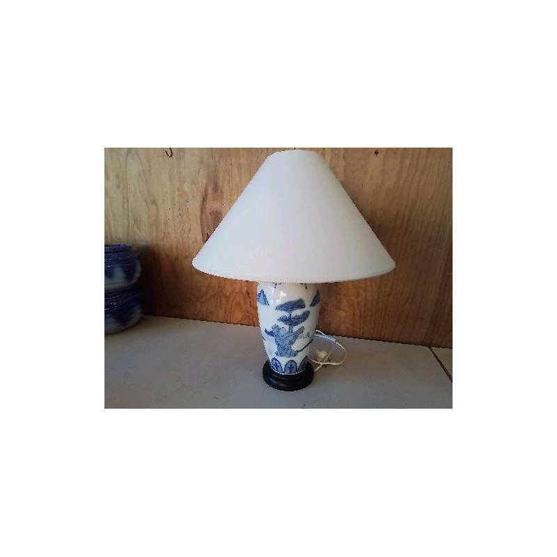 LAMPE EN PORCELAINE DECORS ASIATIQUE 