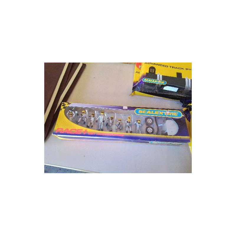 FIGURINE PERSONELLE DE RAVITAILLEMENT SCALEXTRIC 