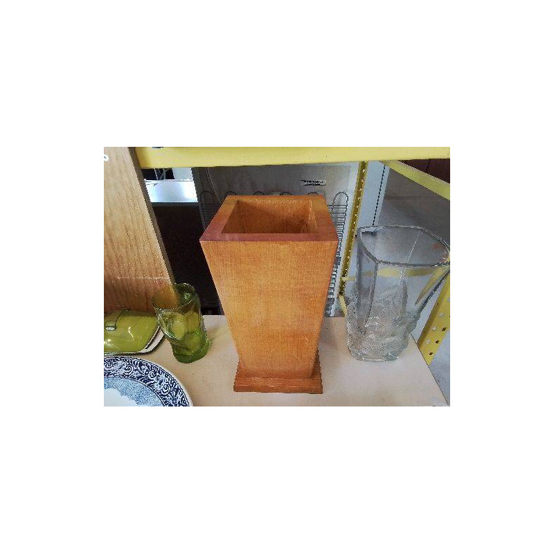 VASE EN BOIS 
