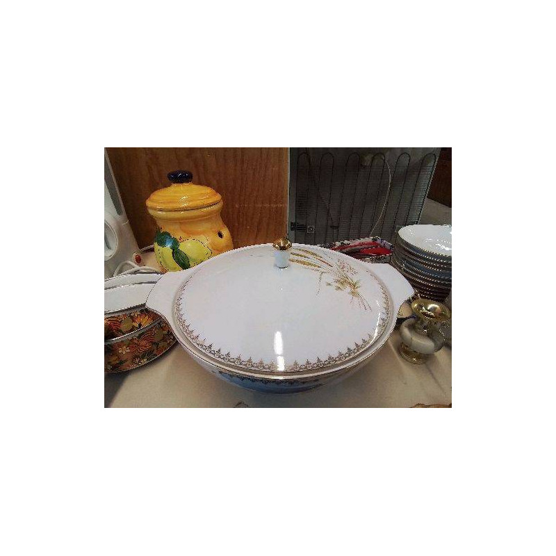 SOUPIÈRE EN PORCELAINE 