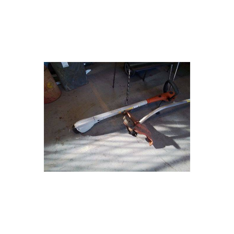 COUPE BORDURES STHIL FSE41