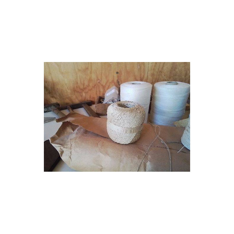 PETITE BOBINE DE FIL A MATELAS