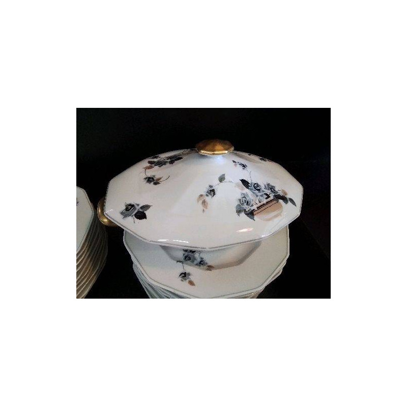 SOUPIERE EN PORCELAINE 