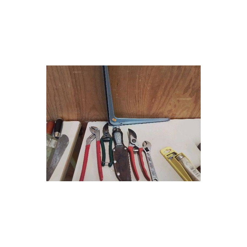 OUTILS BRICOLAGE 