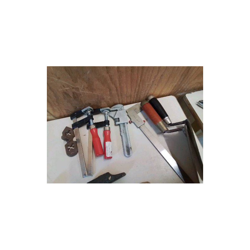 OUTILS BRICOLAGE 