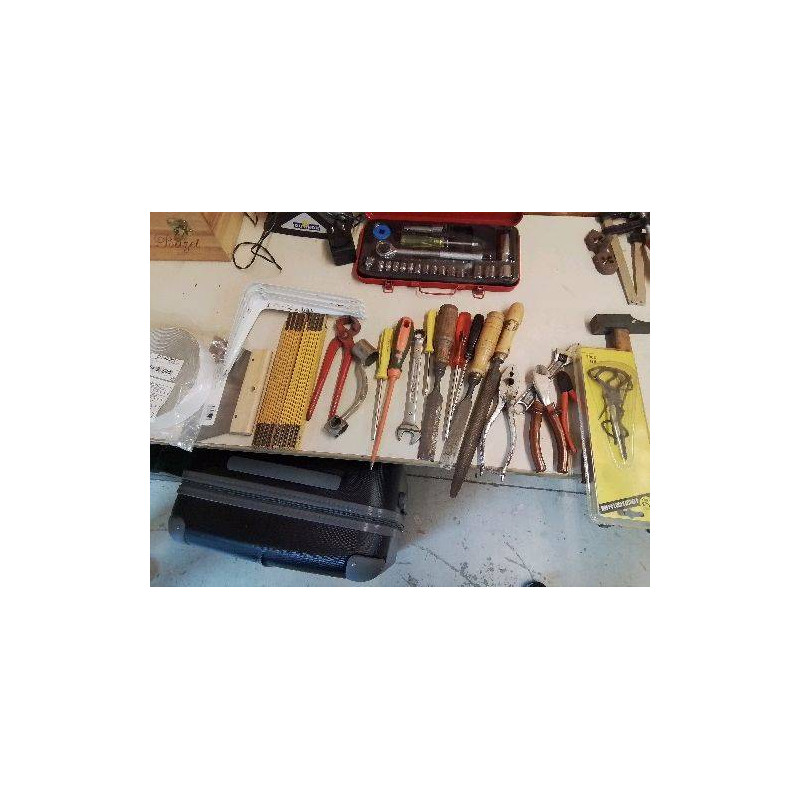 OUTILS BRICOLAGE 