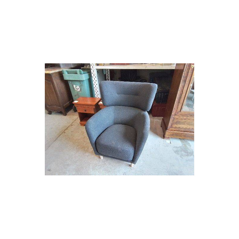 FAUTEUIL GRIS À OREILLES 