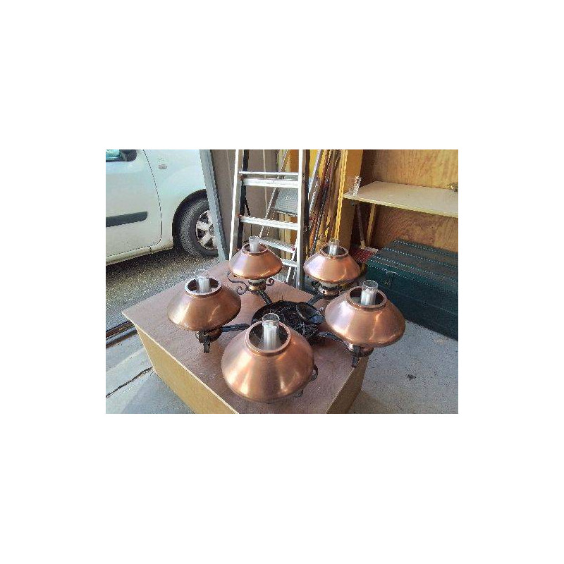 GRAND LUSTRE EN FER FORGÉ ABAJOUR CUIVRÉ 