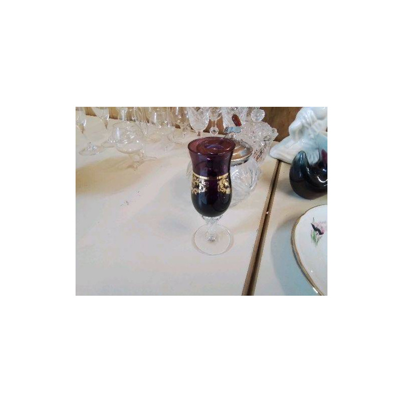 PETIT VERRE A PIED 